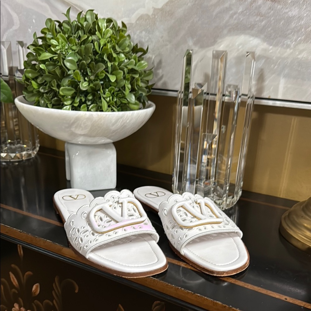 Valentino Vlogo Laser Cut Slides